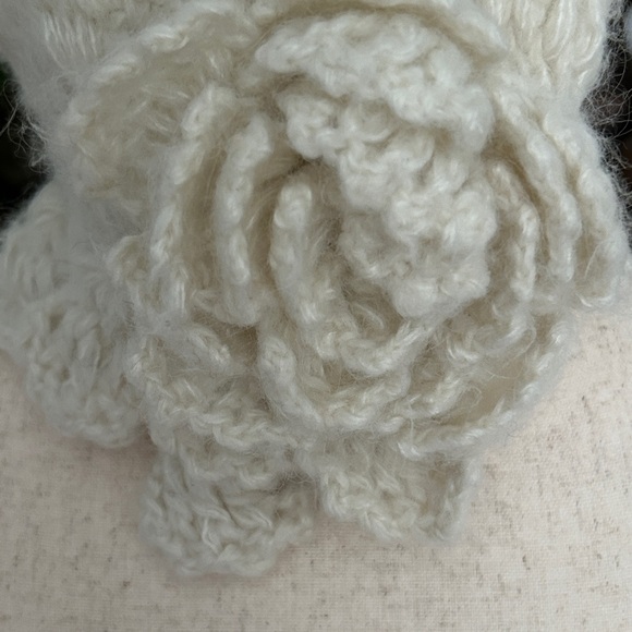 Elegant Cream Knit Neck Warmer - Picture 2 of 5